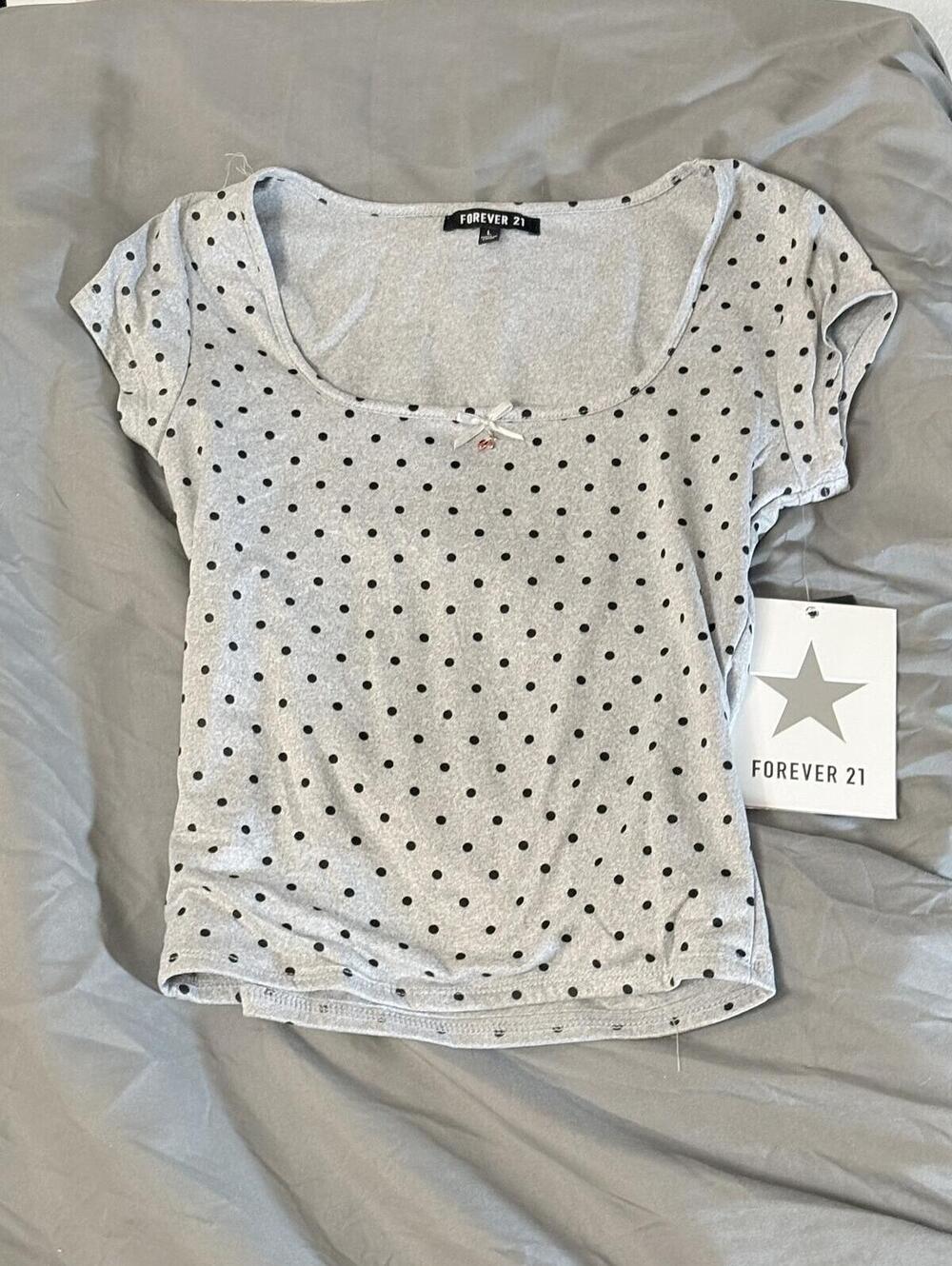 Forever 21 Gray Polka Dot Scoop Sleeve Size L